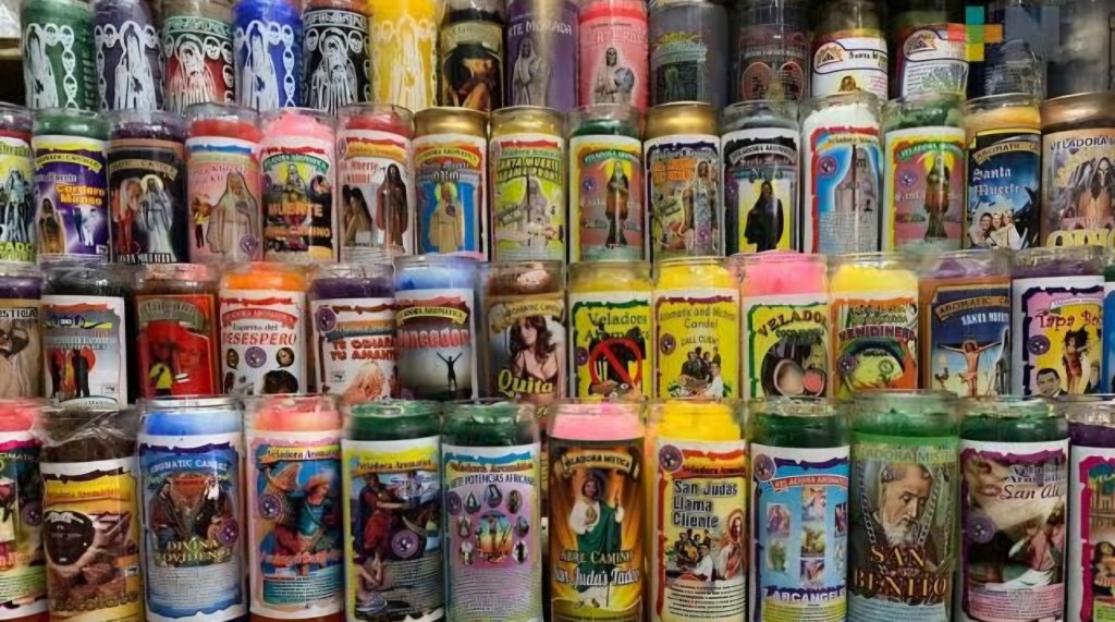 El Fuego que Pide y Protege: Veladoras en la Magia Popular&nbsp;Mexicana